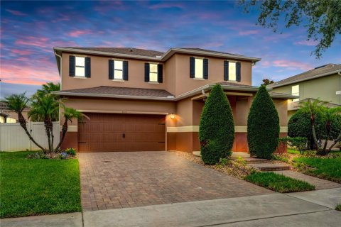 House in Orlando, Florida 4 bedrooms, 246.01 sq.m. № 2199332