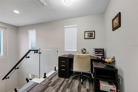 House in Orlando, Florida 4 bedrooms, 246.01 sq.m. № 2199332 - photo 25