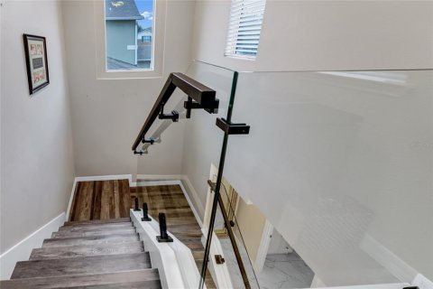 House in Orlando, Florida 4 bedrooms, 246.01 sq.m. № 2199332 - photo 24