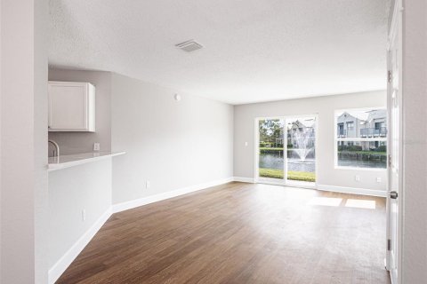 Condo in Orlando, Florida, 2 bedrooms  № 2394245 - photo 3