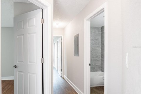 Condo in Orlando, Florida, 2 bedrooms  № 2394245 - photo 16