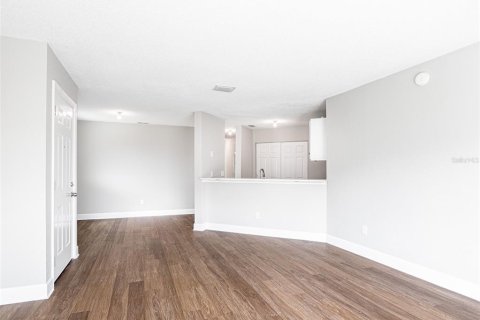 Condo in Orlando, Florida, 2 bedrooms  № 2394245 - photo 10