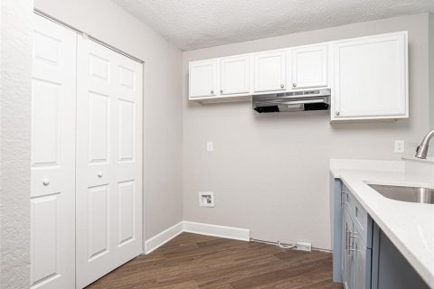 Condo in Orlando, Florida, 2 bedrooms  № 2394245 - photo 14