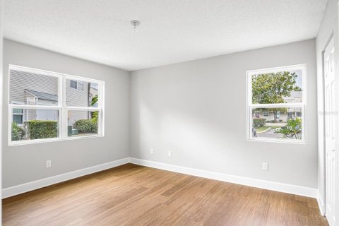 Condo in Orlando, Florida, 2 bedrooms  № 2394245 - photo 18