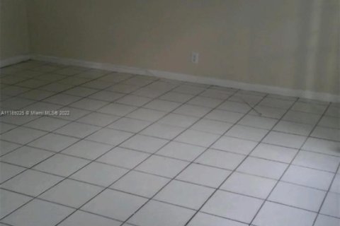 Condominio en venta en North Lauderdale, Florida, 2 dormitorios, 102.38 m2 № 1811704 - foto 3