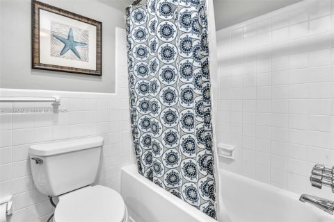 Condominio en venta en Pompano Beach, Florida, 1 dormitorio, 49.24 m2 № 1934851 - foto 26