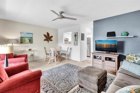 Condominio en venta en Pompano Beach, Florida, 1 dormitorio, 49.24 m2 № 1934851 - foto 13