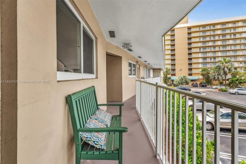 Condominio en venta en Pompano Beach, Florida, 1 dormitorio, 49.24 m2 № 1934851 - foto 27