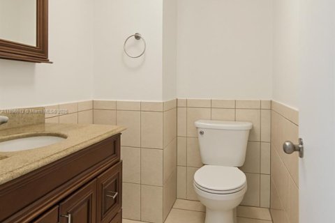 Condominio en alquiler en North Miami Beach, Florida, 1 dormitorio, 78.6 m2 № 1948323 - foto 7