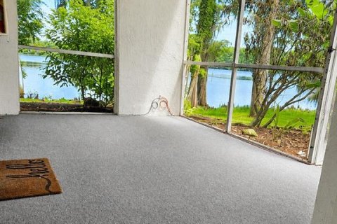 Condo in Sanford, Florida, 2 bedrooms № 2222100 - photo 5