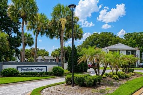 Condo in Sanford, Florida, 2 bedrooms № 2222100 - photo 2