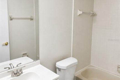 Condo in Sanford, Florida, 2 bedrooms № 2222100 - photo 19