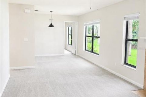 Condo in Sanford, Florida, 2 bedrooms № 2222100 - photo 9