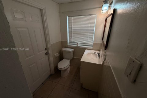 Villa ou maison à louer à Hollywood, Floride: 120.03 m2 № 1950887 - photo 9