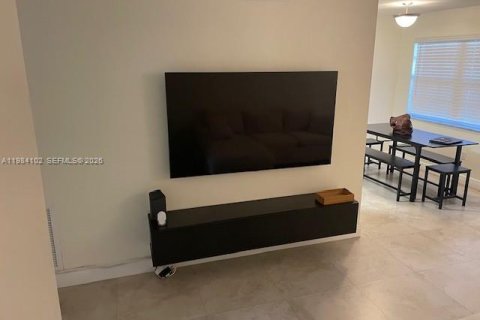 Снять в аренду кондоминиум в Хайалиа, Флорида 2 спальни, 70.61м2, № 2050823 - фото 5