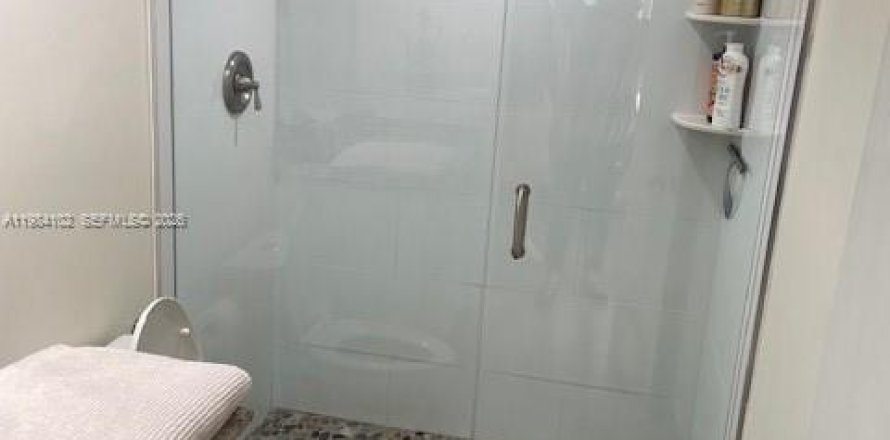 Кондоминиум с 2 спальнями в Хайалиа, Флорида № 2050823