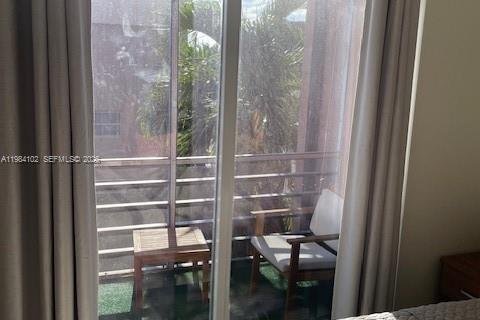 Снять в аренду кондоминиум в Хайалиа, Флорида 2 спальни, 70.61м2, № 2050823 - фото 14