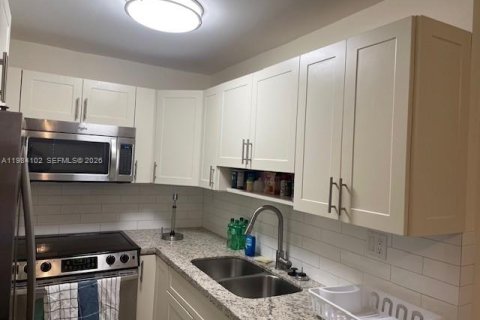 Снять в аренду кондоминиум в Хайалиа, Флорида 2 спальни, 70.61м2, № 2050823 - фото 11