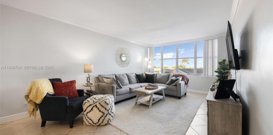 Кондоминиум с 2 спальнями в Майами-Бич, Флорида № 2005397