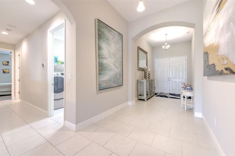 House in Apollo Beach, Florida 5 bedrooms, 297.19 sq.m. № 2099302 - photo 19