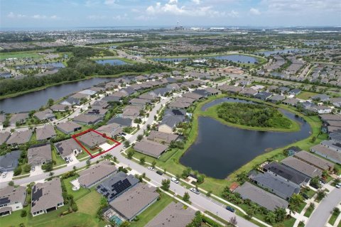 House in Apollo Beach, Florida 5 bedrooms, 297.19 sq.m. № 2099302 - photo 12