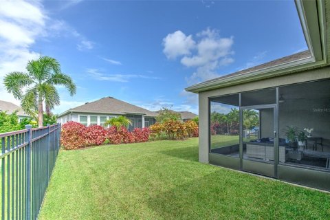 House in Apollo Beach, Florida 5 bedrooms, 297.19 sq.m. № 2099302 - photo 13