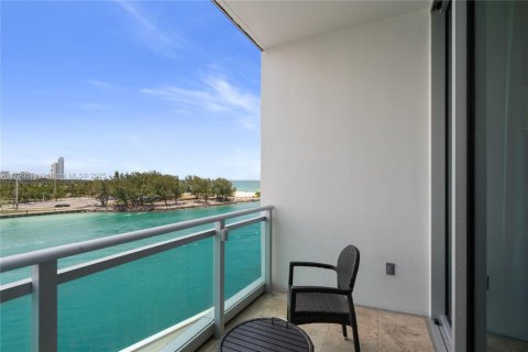 Copropriété à vendre à Bal Harbour, Floride: 1 chambre, 47.38 m2 № 1963084 - photo 3