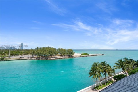 Copropriété à vendre à Bal Harbour, Floride: 1 chambre, 47.38 m2 № 1963084 - photo 4