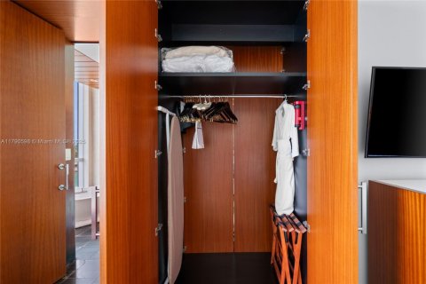 Copropriété à vendre à Bal Harbour, Floride: 1 chambre, 47.38 m2 № 1963084 - photo 12