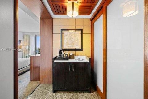Copropriété à vendre à Bal Harbour, Floride: 1 chambre, 47.38 m2 № 1963084 - photo 5