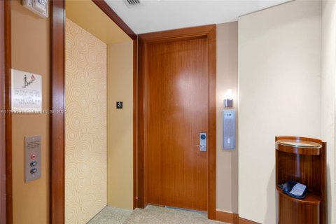Copropriété à vendre à Bal Harbour, Floride: 1 chambre, 47.38 m2 № 1963084 - photo 16
