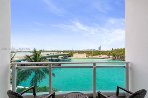 Copropriété à vendre à Bal Harbour, Floride: 1 chambre, 47.38 m2 № 1963084 - photo 2