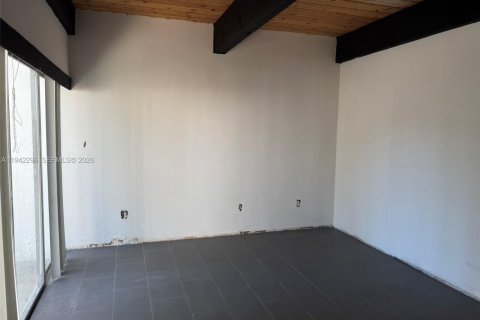 Condominio en venta en Miami, Florida, 3 dormitorios, 146.69 m2 № 1999931 - foto 3