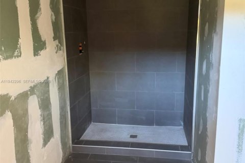 Condominio en venta en Miami, Florida, 3 dormitorios, 146.69 m2 № 1999931 - foto 7