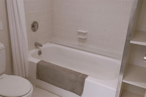 Condominio en venta en Gainesville, Florida, 2 dormitorios, 119.19 m2 № 1542246 - foto 24