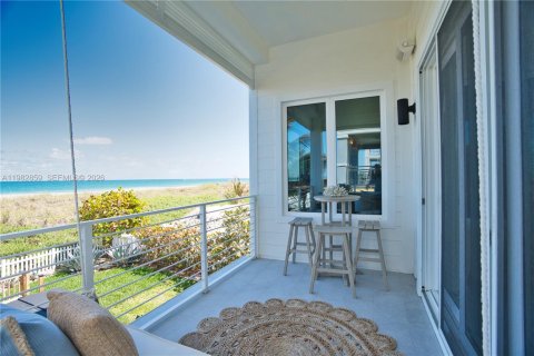 House in St. Lucie, Florida 4 bedrooms, 257.53 sq.m. № 2049118 - photo 12