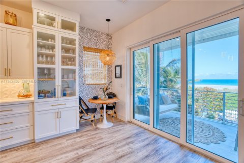 House in St. Lucie, Florida 4 bedrooms, 257.53 sq.m. № 2049118 - photo 23