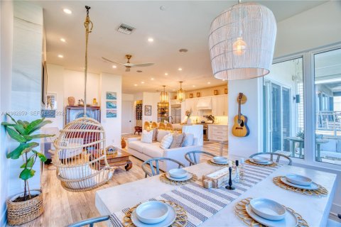 House in St. Lucie, Florida 4 bedrooms, 257.53 sq.m. № 2049118 - photo 17