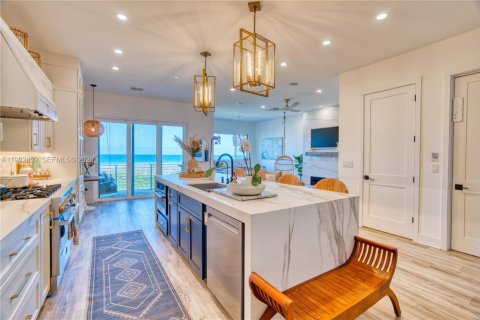 House in St. Lucie, Florida 4 bedrooms, 257.53 sq.m. № 2049118 - photo 21