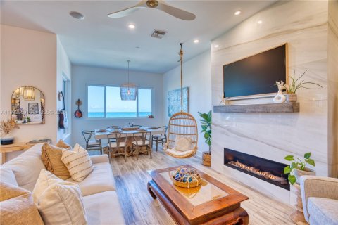 House in St. Lucie, Florida 4 bedrooms, 257.53 sq.m. № 2049118 - photo 18