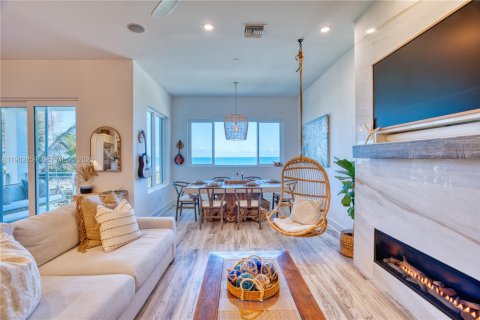 House in St. Lucie, Florida 4 bedrooms, 257.53 sq.m. № 2049118 - photo 15