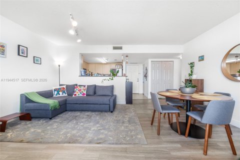 Condominio en venta en Miami, Florida, 1 dormitorio, 75.81 m2 № 2001069 - foto 7