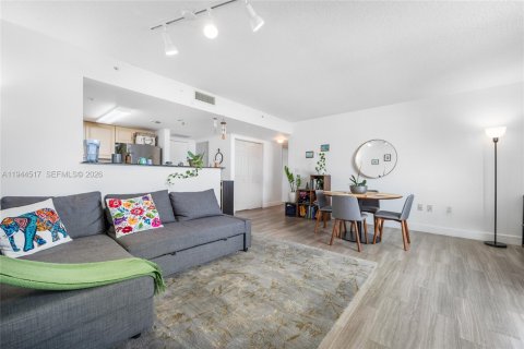 Condominio en venta en Miami, Florida, 1 dormitorio, 75.81 m2 № 2001069 - foto 4