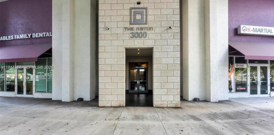 Condominio en Miami, Florida, 1 dormitorio  № 2001069