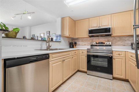 Condominio en venta en Miami, Florida, 1 dormitorio, 75.81 m2 № 2001069 - foto 8