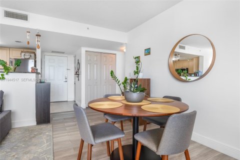 Condominio en venta en Miami, Florida, 1 dormitorio, 75.81 m2 № 2001069 - foto 6