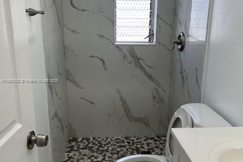 Apartamento en alquiler en Miami, Florida, 3 dormitorios, 218.69 m2 № 1944398 - foto 6