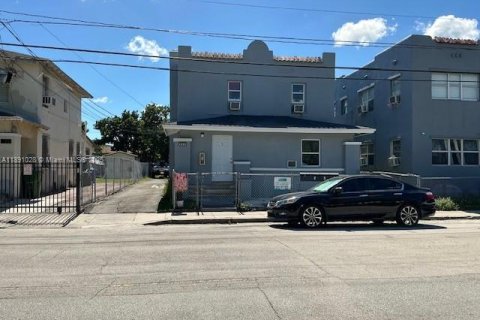 Apartamento en alquiler en Miami, Florida, 3 dormitorios, 218.69 m2 № 1944398 - foto 26