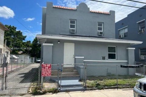 Apartamento en alquiler en Miami, Florida, 3 dormitorios, 218.69 m2 № 1944398 - foto 9