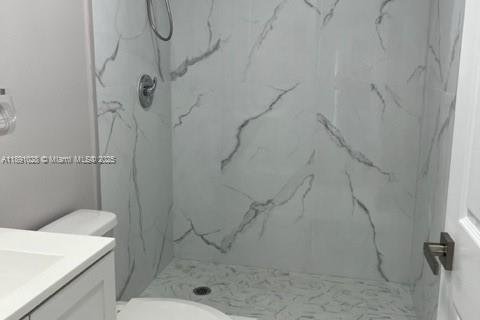 Apartamento en alquiler en Miami, Florida, 3 dormitorios, 218.69 m2 № 1944398 - foto 8